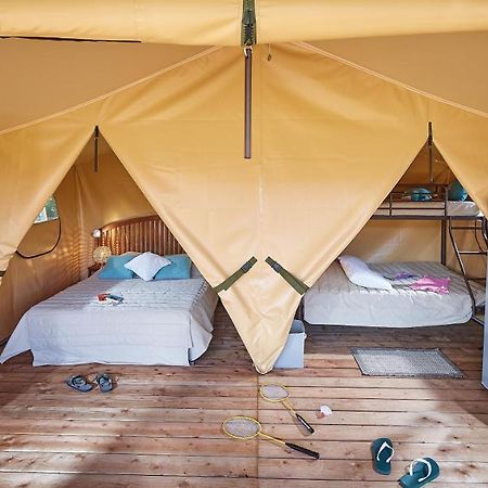 Camping Des Papillons Lalizolle 외부 사진