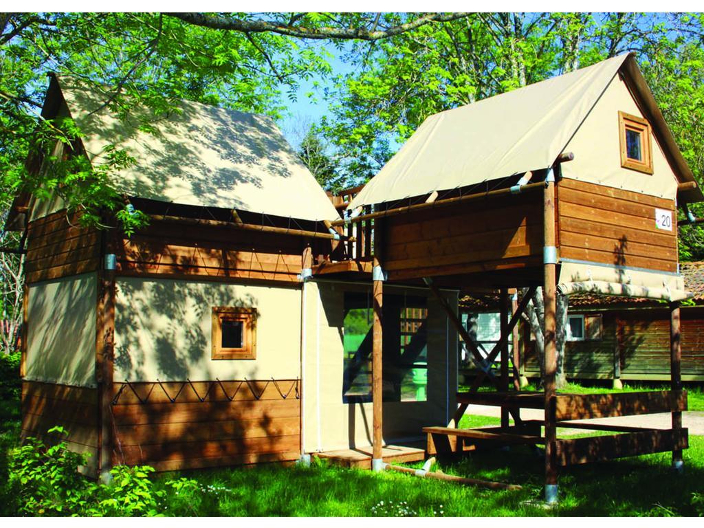 Camping Des Papillons Lalizolle 외부 사진
