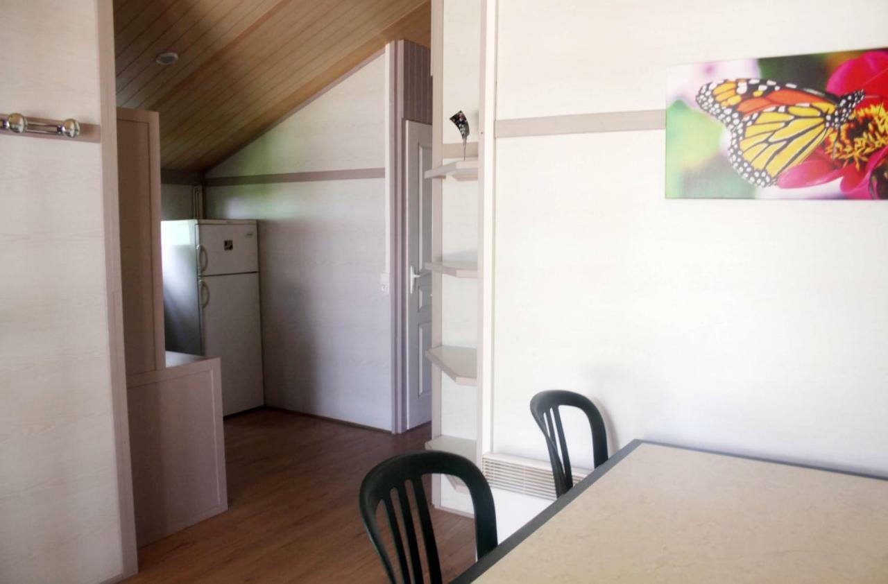 Camping Des Papillons Lalizolle 외부 사진