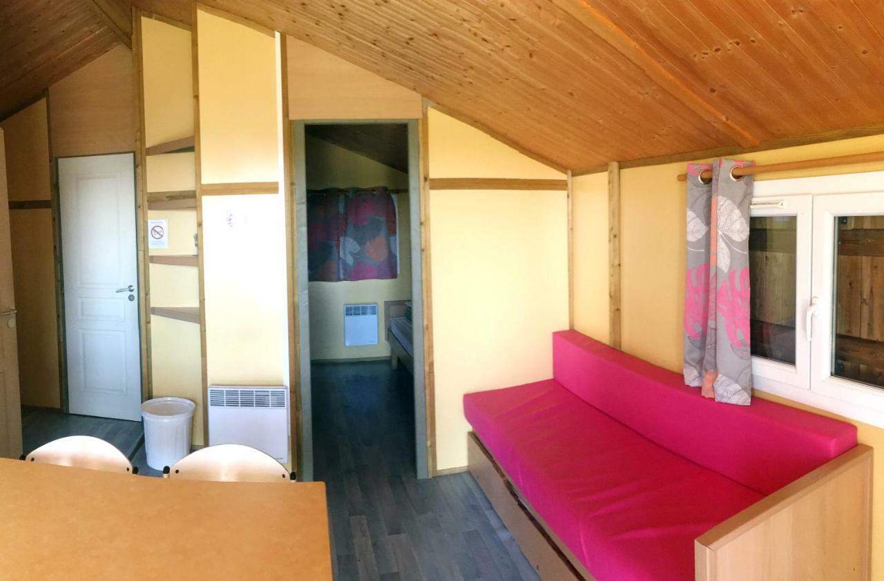Camping Des Papillons Lalizolle 외부 사진