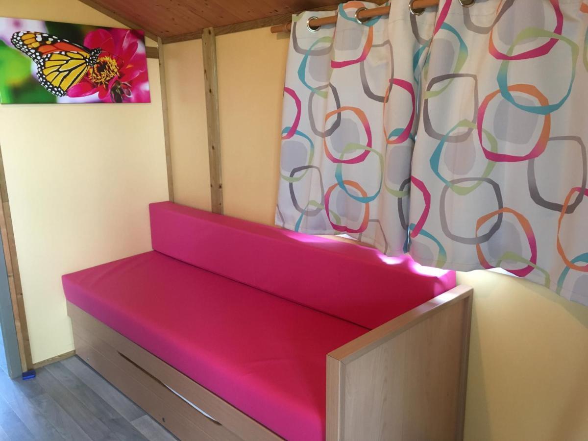 Camping Des Papillons Lalizolle 외부 사진